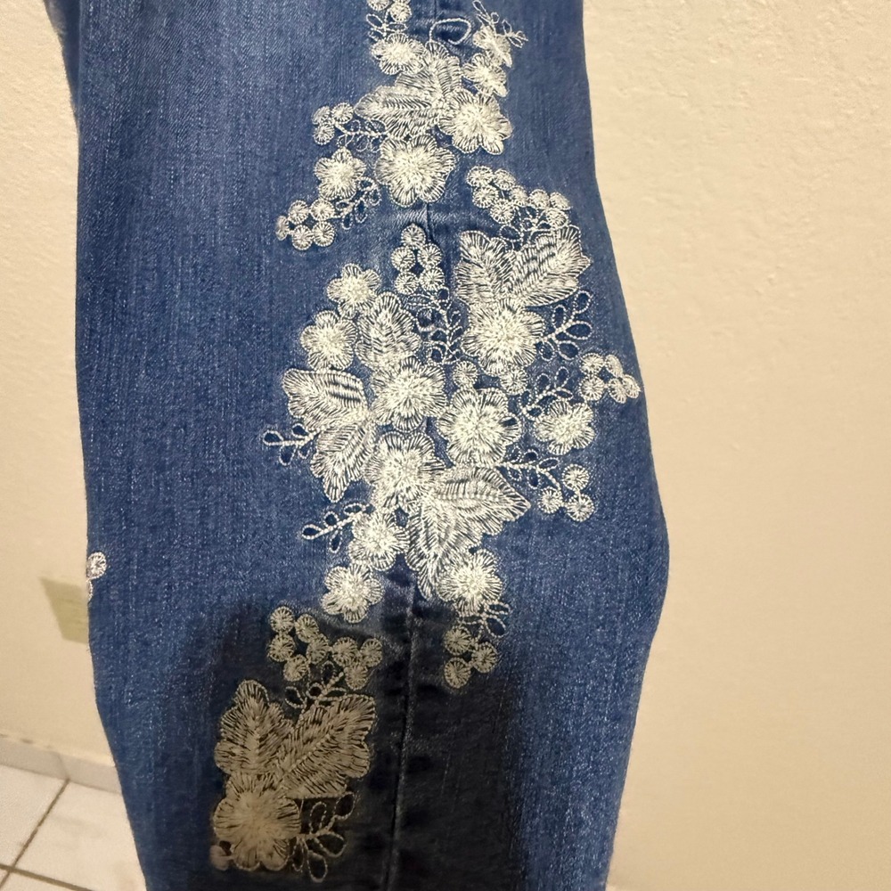 Vintage America Blues Boho Capri Jeans Embroidered Tassel Hem Blue Size 12/31 - Picture 10 of 16